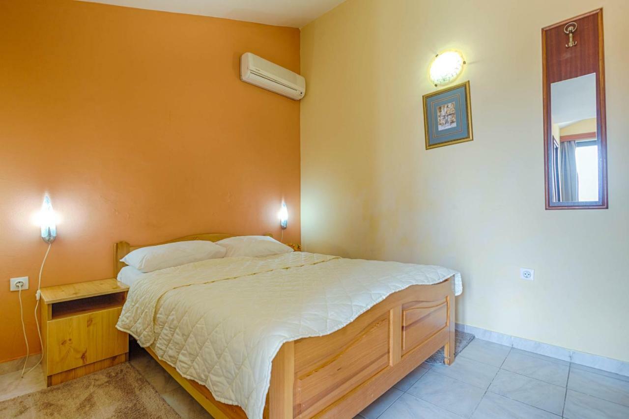 Mali Milocer Bay Accommodation Sveti Stefan Oda fotoğraf